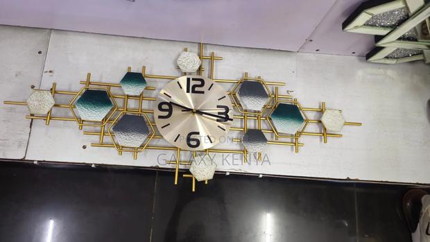 Heavy Metallic Wall Clock - thumbnail 2
