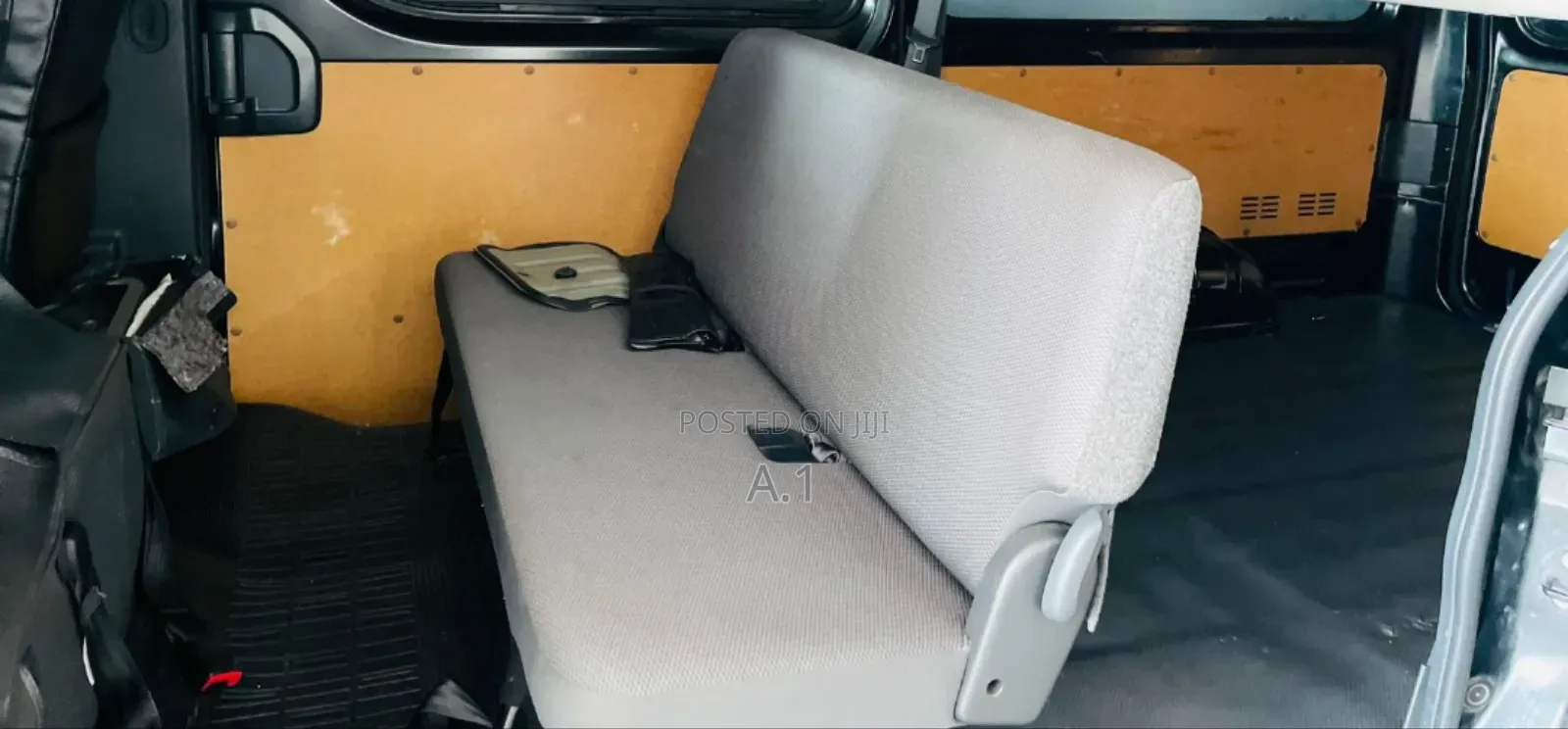 Toyota HiAce 2018 Silver