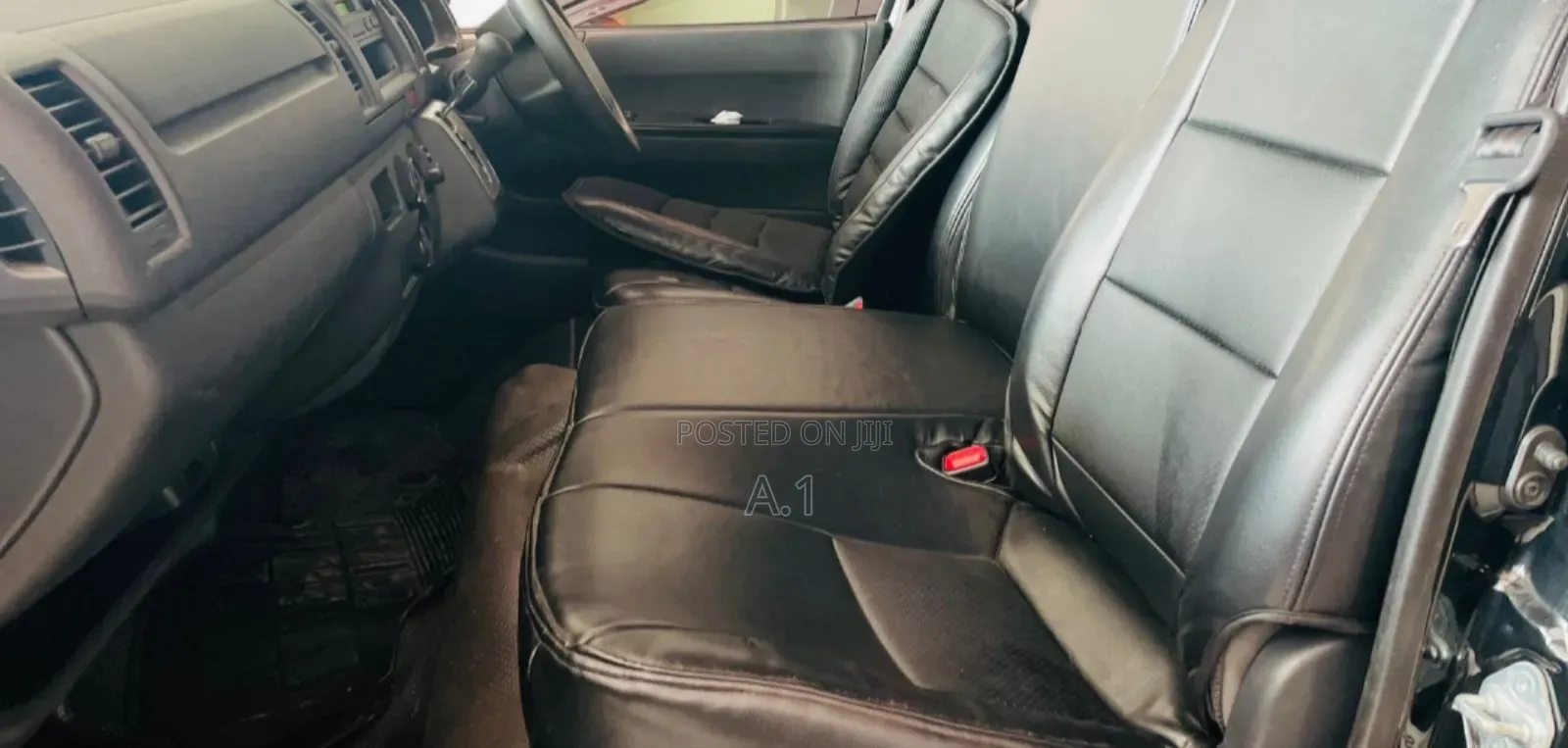 Toyota HiAce 2018 Silver