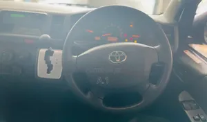 Toyota HiAce 2018 Silver