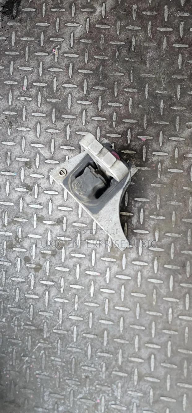 Honda Cr-v Engine Mounting Well Maintained - thumbnail 2