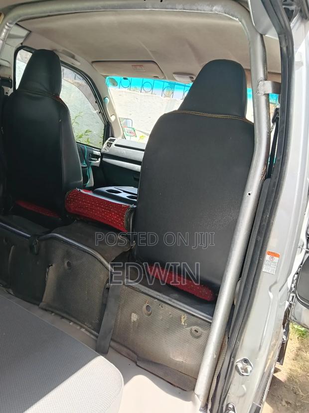 Toyota Hiace 2016 - thumbnail 17
