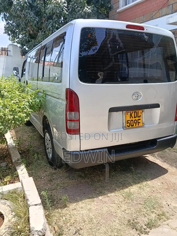 Toyota Hiace 2016 - thumbnail 18