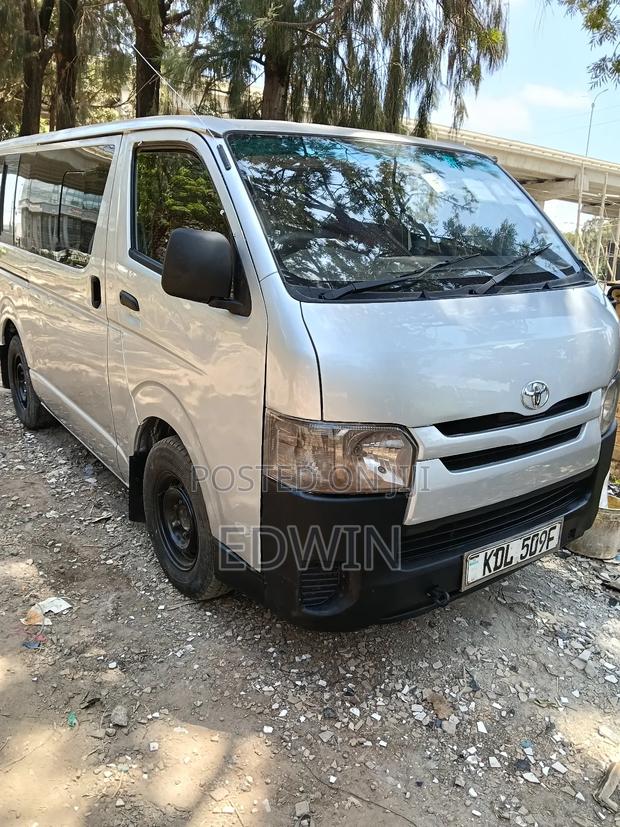 Toyota Hiace 2016 - thumbnail 2