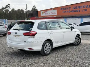 Toyota Corolla Fielder 1.5 Hybrid FWD 2020 White
