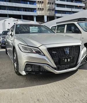 Toyota Crown 2019 Silver