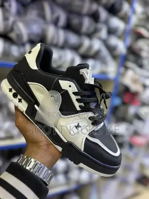 Louis Vuitton Unisex Sneakers