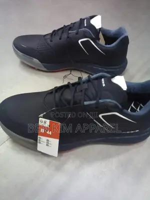 Navy Blue Water Proof Golf Shoes, Light Weight 760gms Rubber Spikes