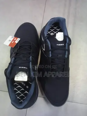 Navy Blue Water Proof Golf Shoes, Light Weight 760gms Rubber Spikes