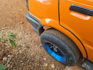 Toyota Starlet 2005 Orange