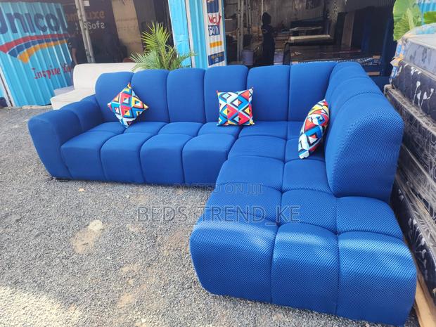 Modernized Inviting Blue Bubble 6 Seater L Seat