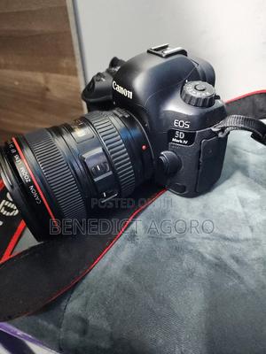 Canon 5d Mark Iv With Lens 24-105mm - main view