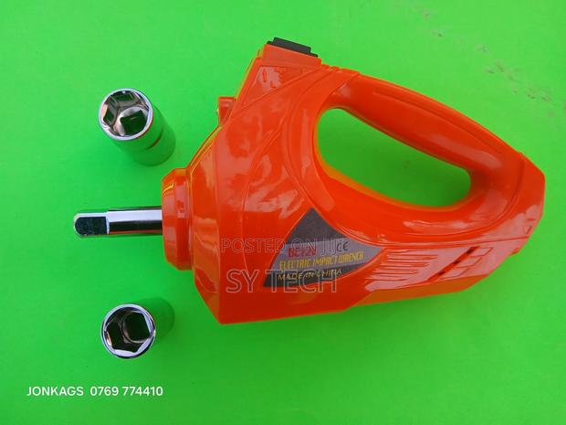 Electric 5 Tonne Hydraulic Car Jack - thumbnail 2