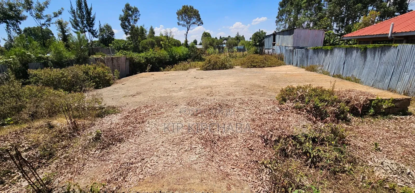 1⁄4 Plot With Foundation for Sake Kimumu Eldoret