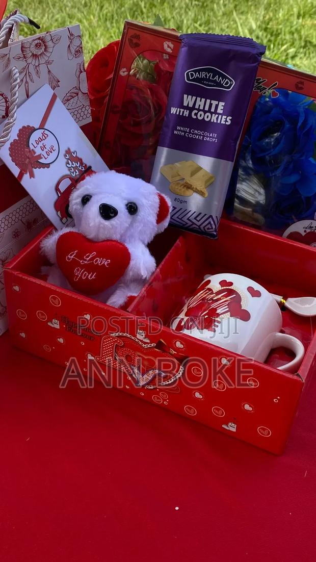 Hot Valentines Ladies Gift Set - thumbnail 2