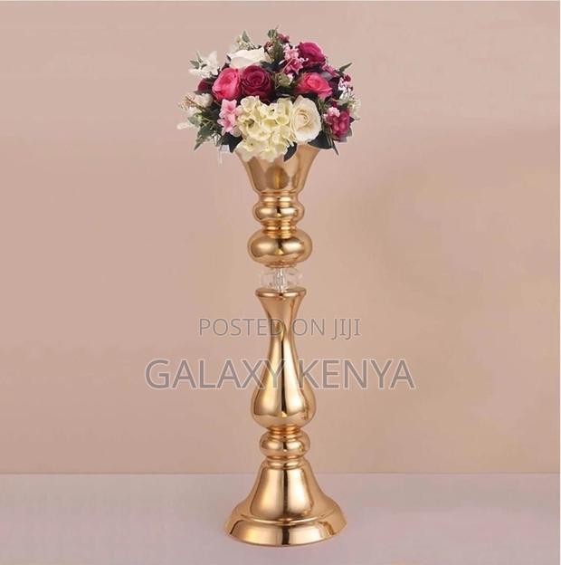 Gold Flower Vase - main view