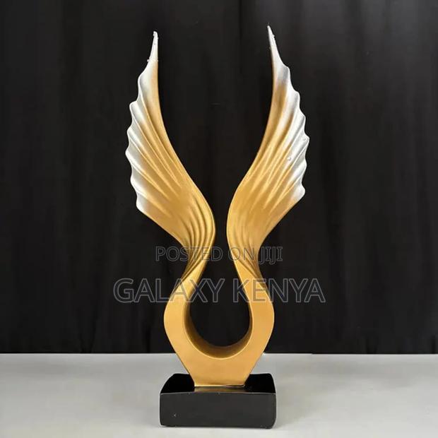 Resin Gold Eagle Wing - main view