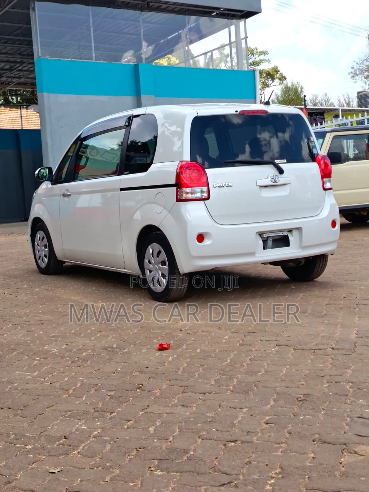 Toyota Porte 2019 White