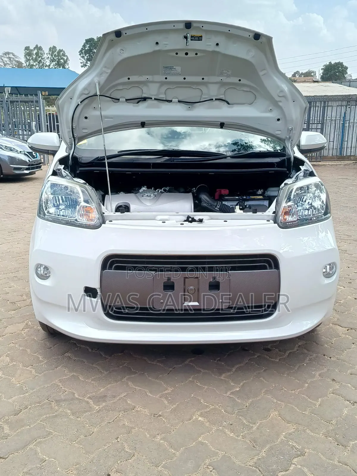 Toyota Porte 2019 White