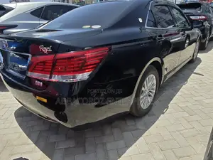 Toyota Crown 2018 Black