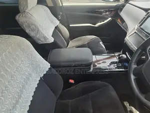 Toyota Crown 2018 Black