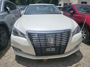 Toyota Crown 2018 Pearl