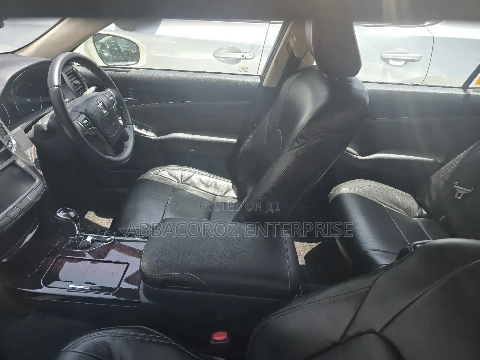 Toyota Crown 2018 Pearl