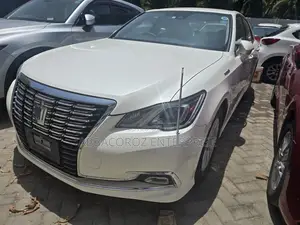 Toyota Crown 2018 Pearl