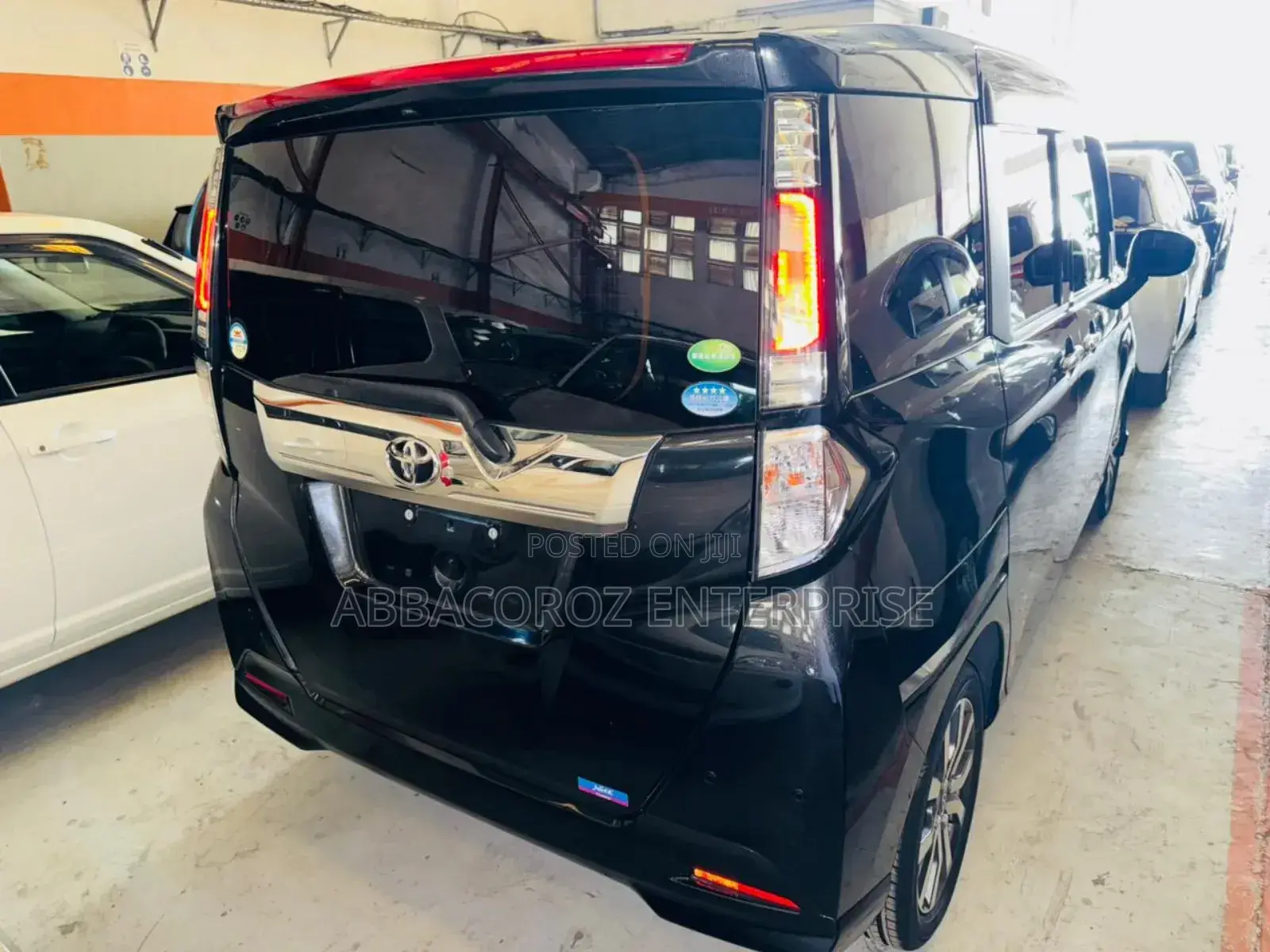 Toyota Tank 1.0 FWD 2019 Black