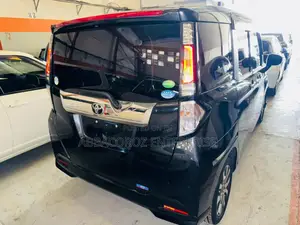 Toyota Tank 1.0 FWD 2019 Black