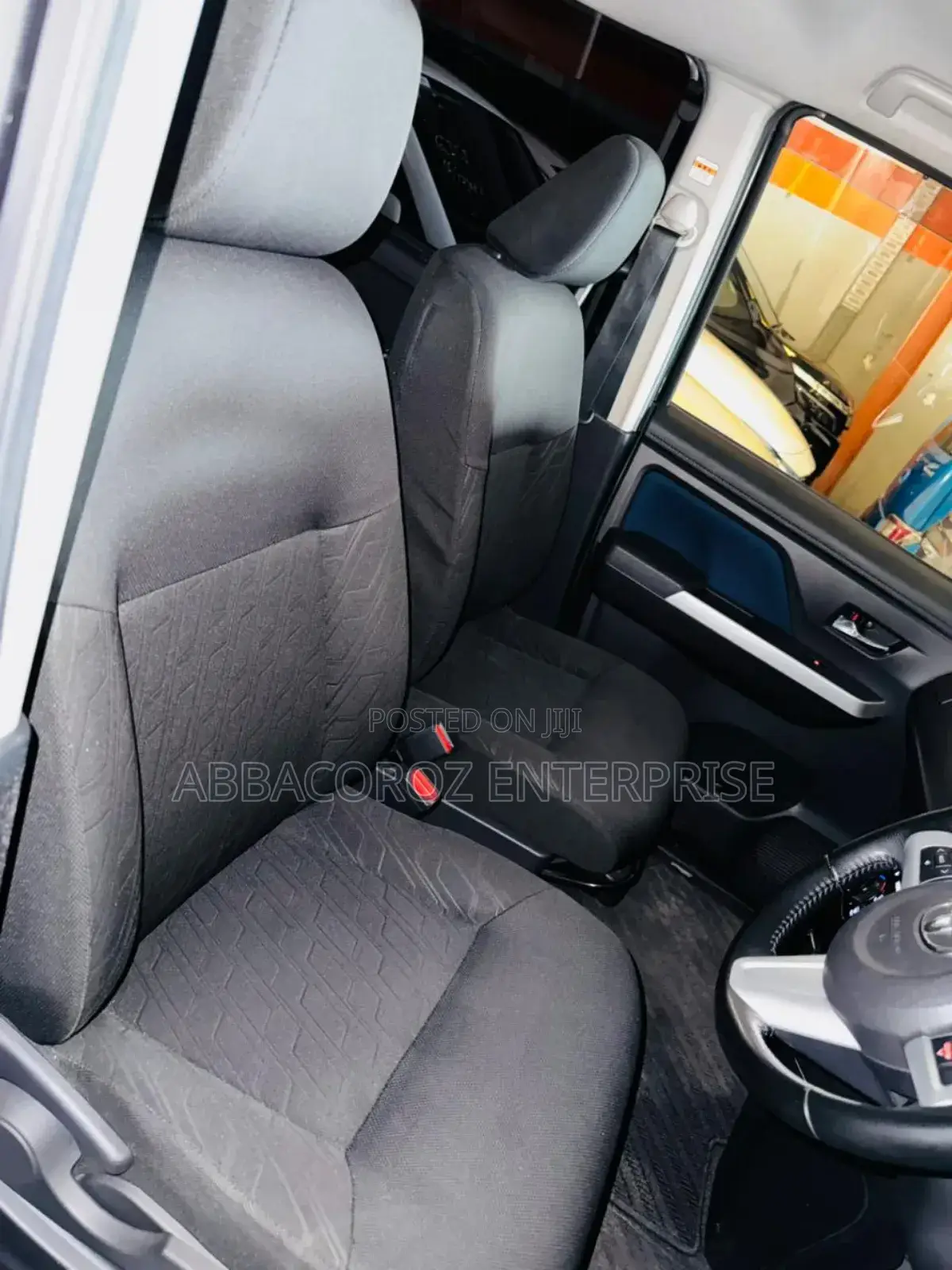 Toyota Tank 1.0 FWD 2019 Black