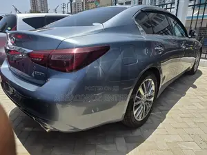 Nissan Skyline 2018 Blue