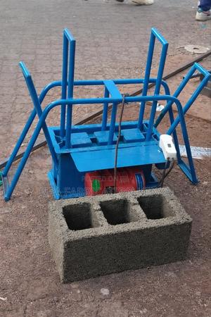 Hollow Block Making Machine - thumbnail 2