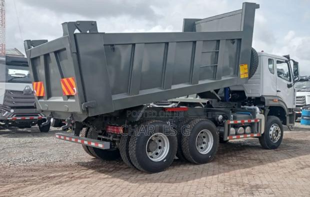 Sinotruck Howo H3 Tipper - thumbnail 3