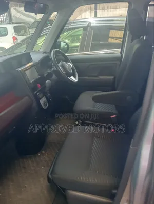 Toyota Roomy 2018 Silver