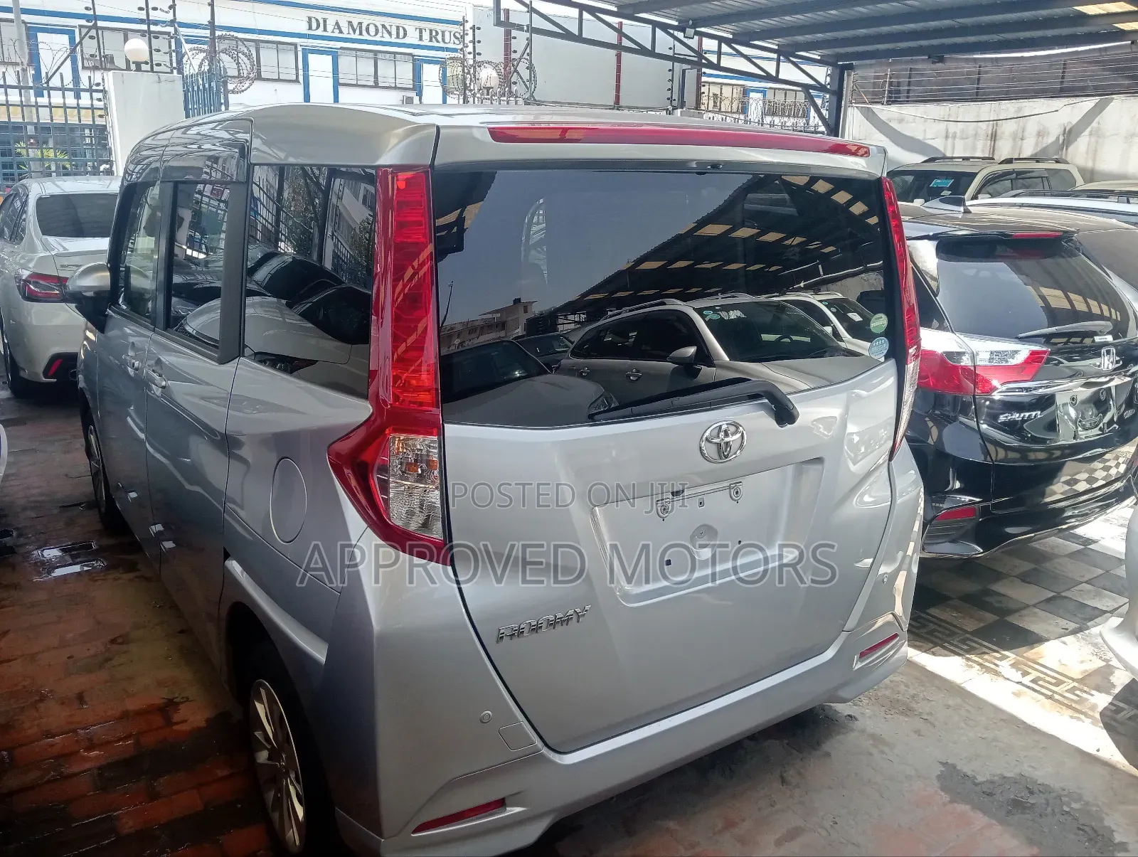 Toyota Roomy 2018 Silver