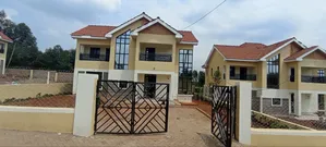 4 Bedrooms Maisonettes for Sale in Lusigetti (Rose Gate)