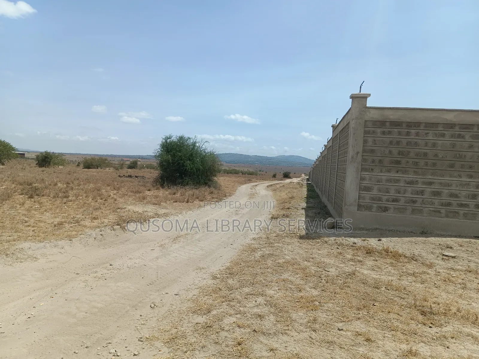 Prime 2-Acre Haven: 3-Bed Home + Borehole – Konza Boom!