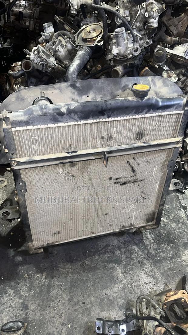 Isuzu Frr90 4hk1radiator Assembly - main view