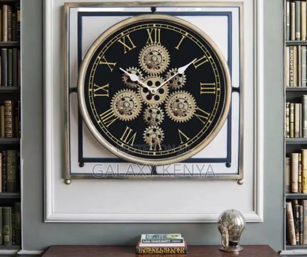 Mantle Gear Clock - main view