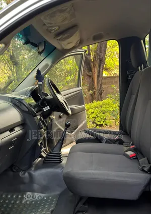 Isuzu D-MAX 2024 Gray