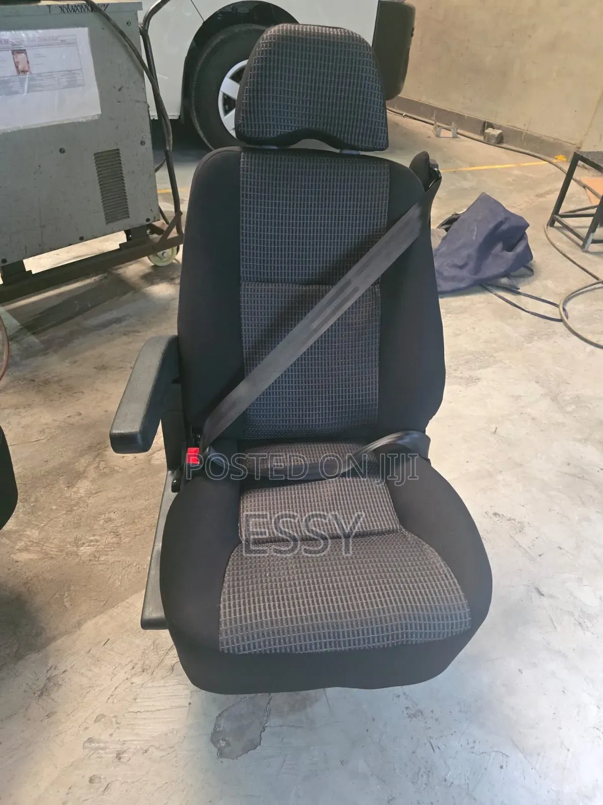 4 X 4 Tour Jeep Seats