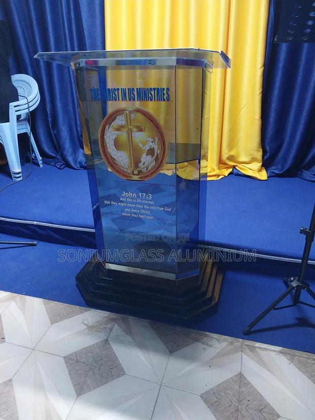 Pulpits Glass Making - main view