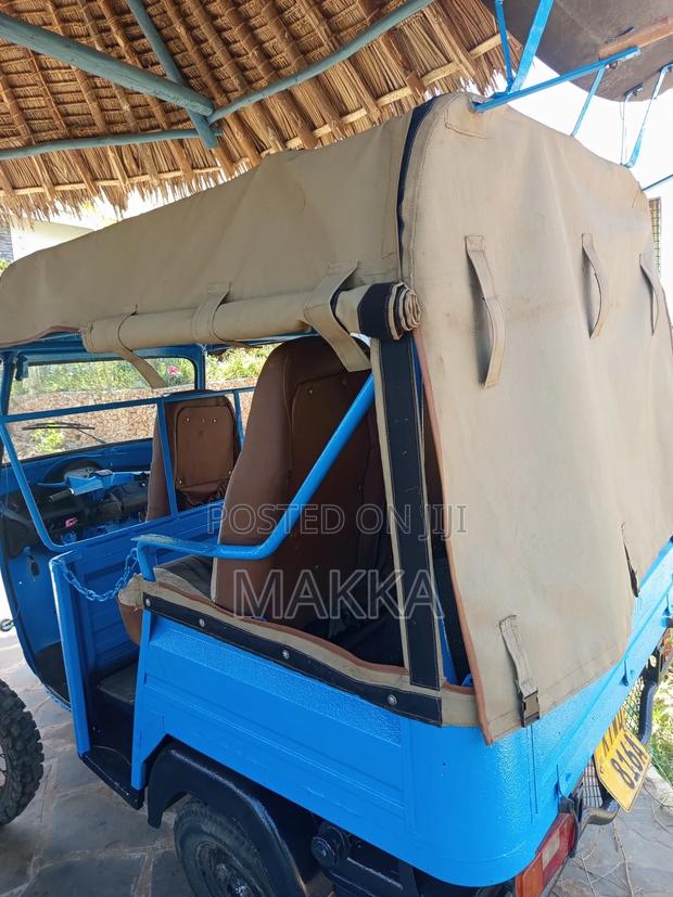 Piaggio 2024 Blue - thumbnail 5