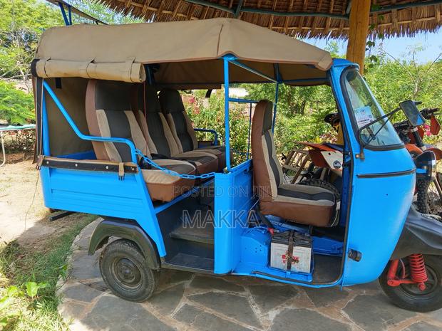 Piaggio 2024 Blue - thumbnail 6