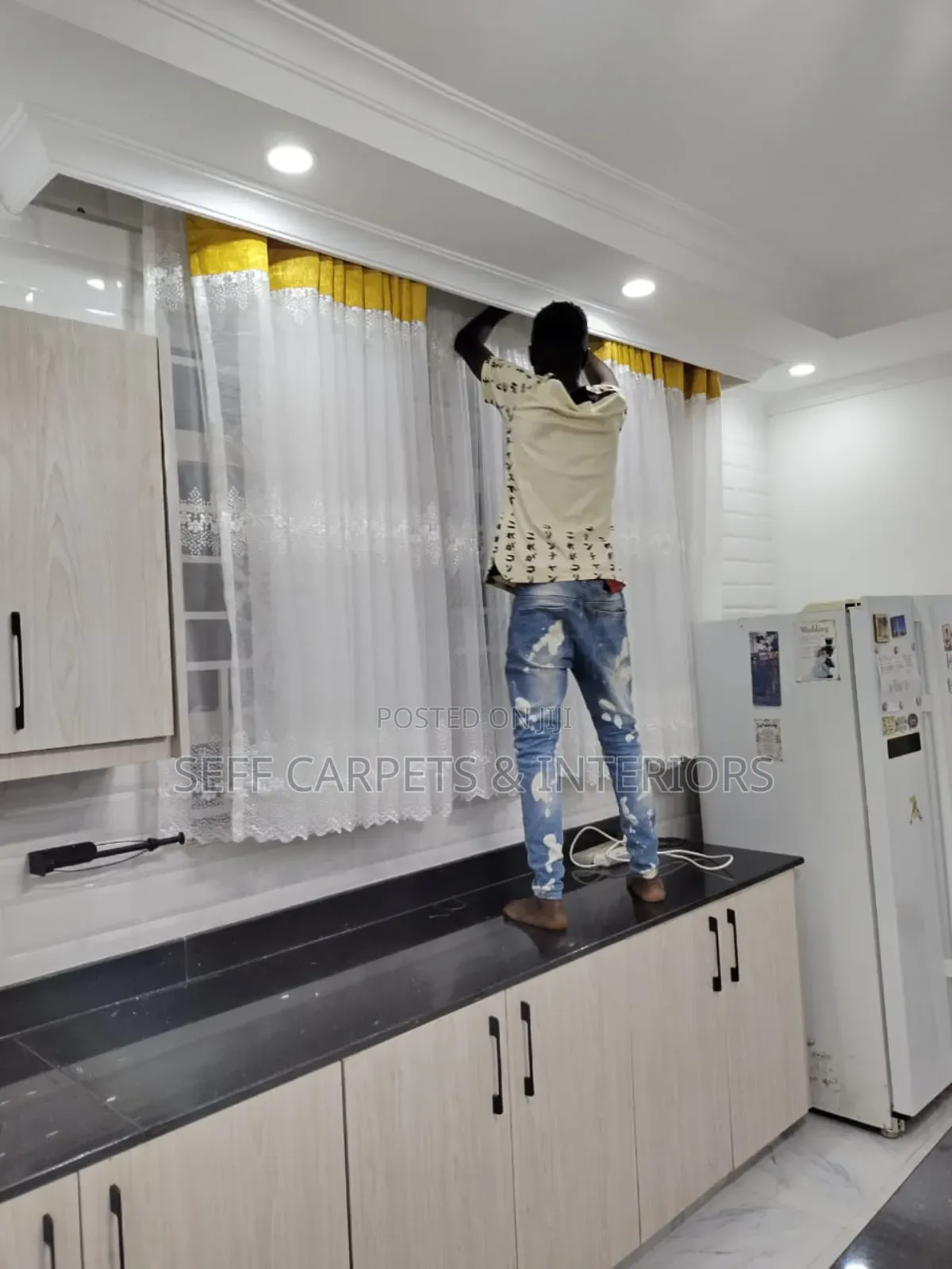 Kitchen Window Blinds and Curtains for Privacy