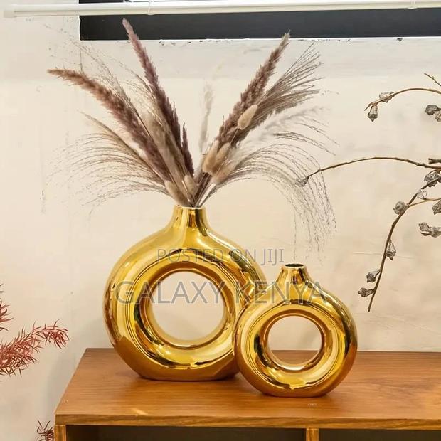 Ceramic Gold Donut Vase - main view