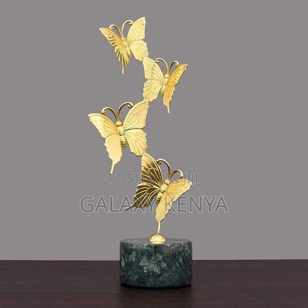 European Luxury Marble Base Metal Flying Butterfly
