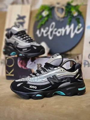 Spot New Balance 1000