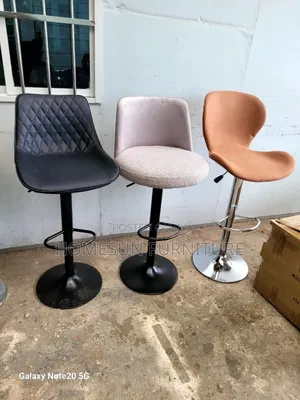 Height Adjustable 360° Swivel Counter Bar Chair.